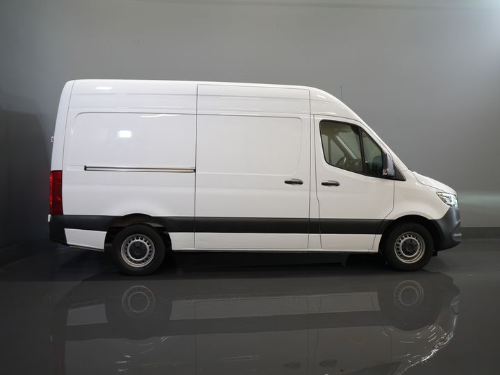Mercedes-Benz Sprinter Van 317 CDI Aut. L2H2 LED/ Carplay/ Gev.Stoel/ Camera/ Cruise/ PDC/ Airco