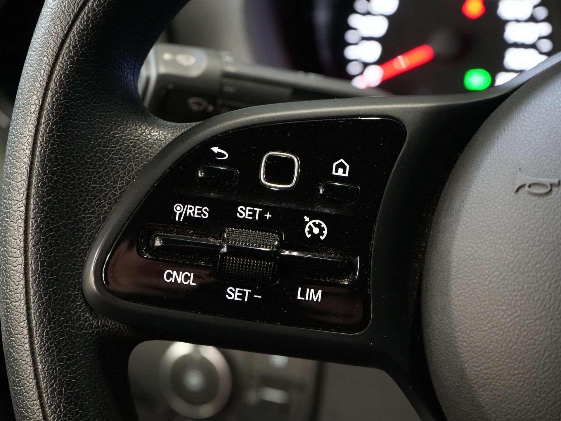Mercedes-Benz Sprinter Van 317 CDI Aut. L2H2 LED/ Carplay/ Gev.Stoel/ Camera/ Cruise/ PDC/ Airco