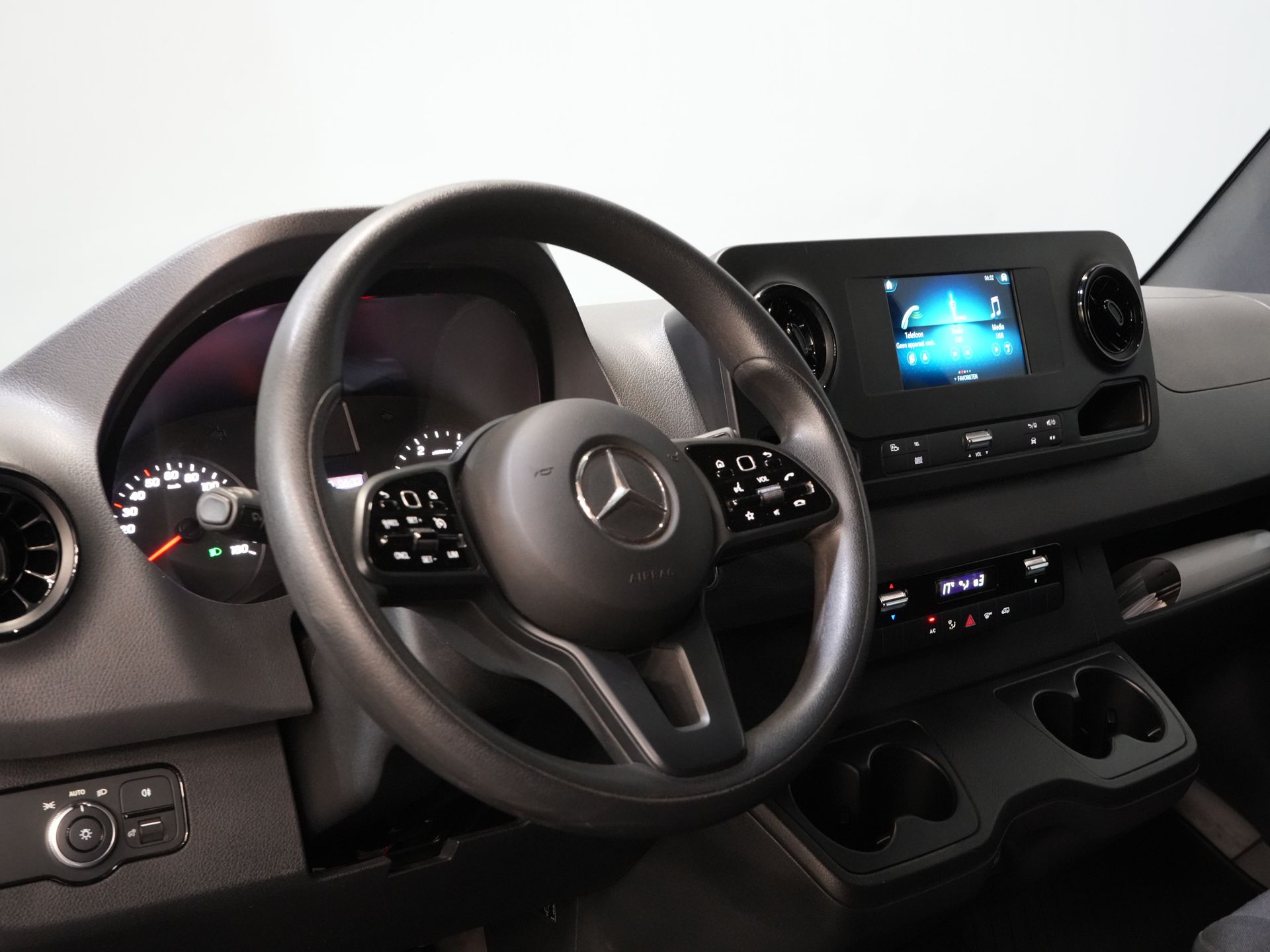 Mercedes-Benz Sprinter Van 317 CDI Aut. L2H2 LED/ Carplay/ Gev.Stoel/ Camera/ Cruise/ PDC/ Airco
