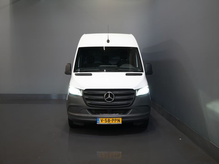 Mercedes-Benz Sprinter Van 317 CDI Aut. L2H2 LED/ Carplay/ Gev.Stoel/ Camera/ Cruise/ PDC/ Airco