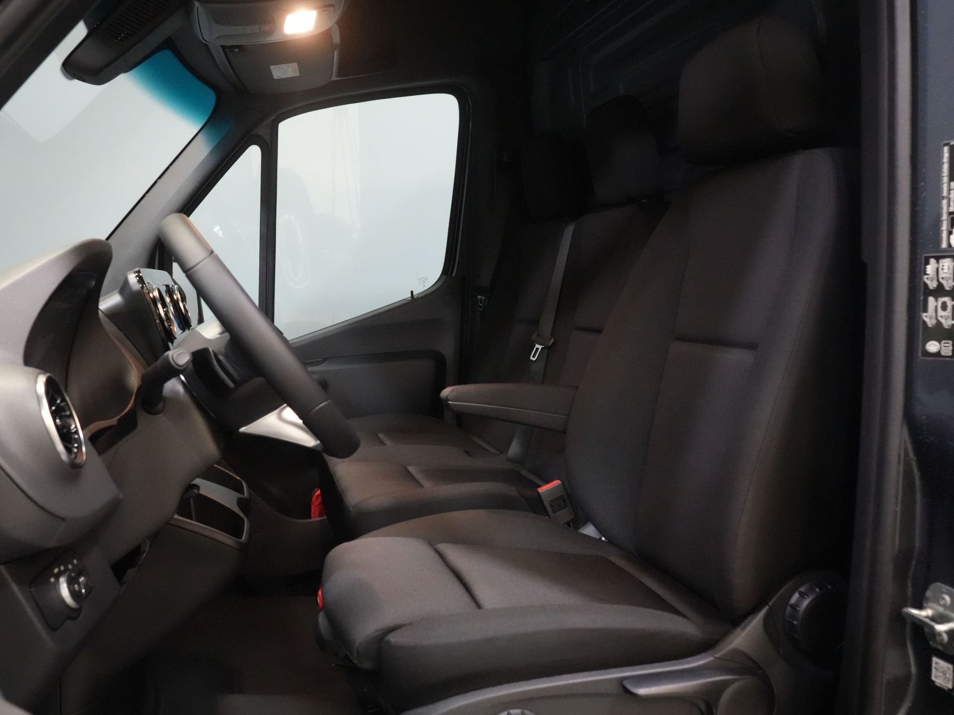Mercedes-Benz Sprinter Furgón 319 Aut. L2H2 BPM FREE Select 3.5t Trekverm./ LED/ Asientos Gev./ Camara/ Crucero