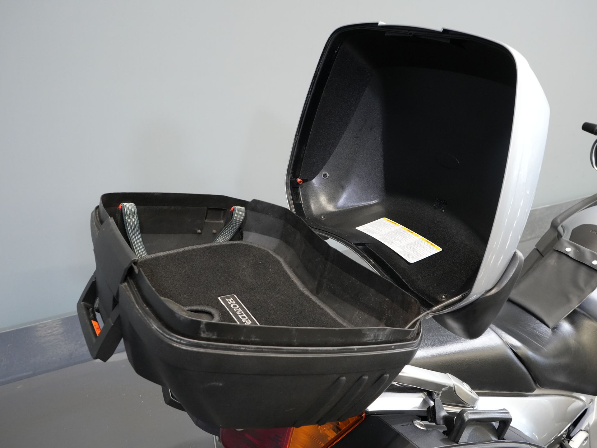 Honda Tour ST 1300 Pan European Pochi KM!/ ABS/ Borse