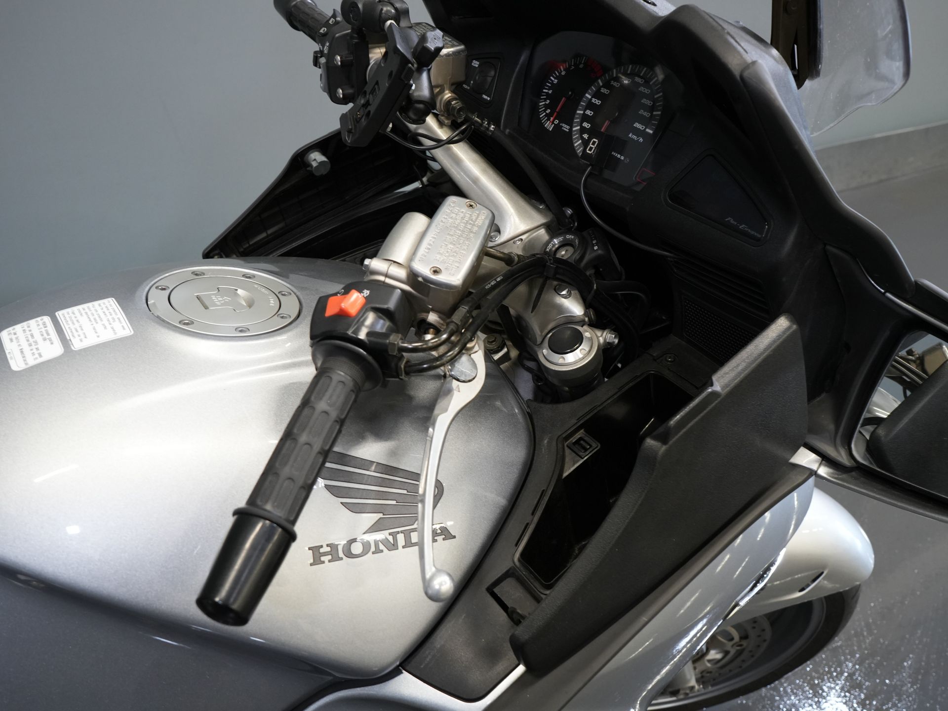 Honda Tour ST 1300 Pan European Pochi KM!/ ABS/ Borse