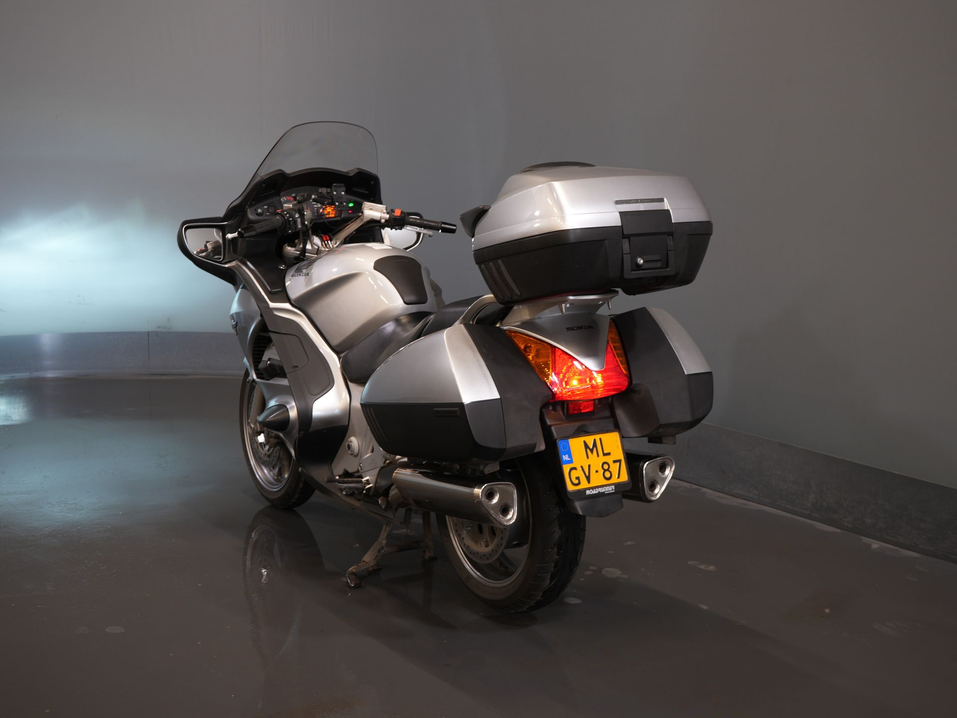 Honda Tour ST 1300 Pan European Pochi KM!/ ABS/ Borse