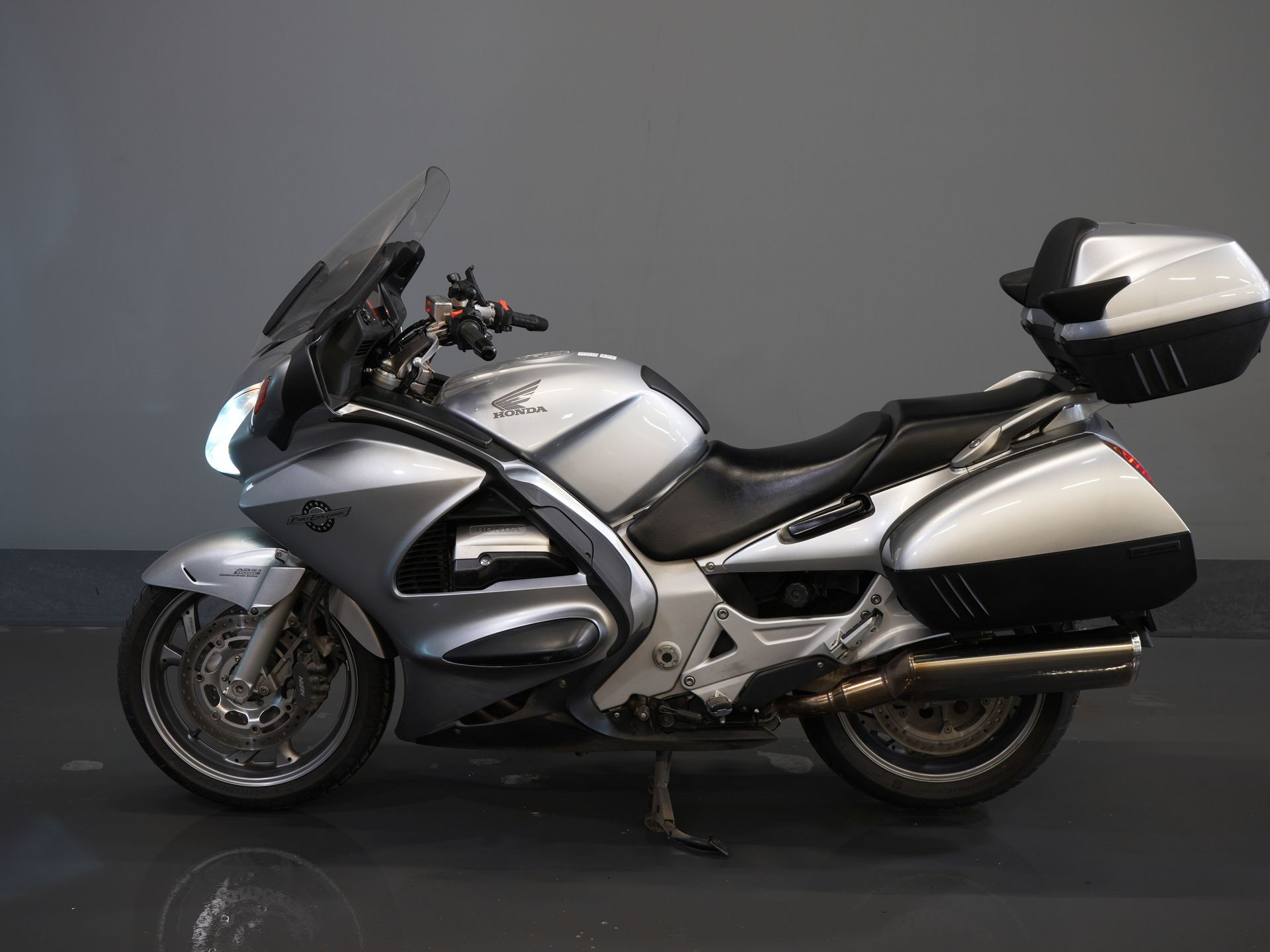 Honda Tour ST 1300 Pan European Pochi KM!/ ABS/ Borse