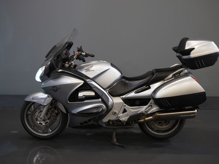 Honda Tour ST 1300 Pan European Pochi KM!/ ABS/ Borse