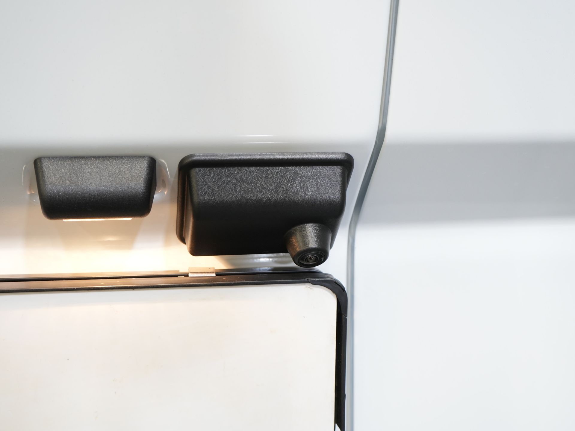 Ford E-Transit Custom Bestelbus 320 Trend 65 kWh 330 km WLTP LED/ Snellader/ 2.3t Trekverm./ Stoelverw./ Carplay/ Climate/ Camera/ PDC/ Cruise