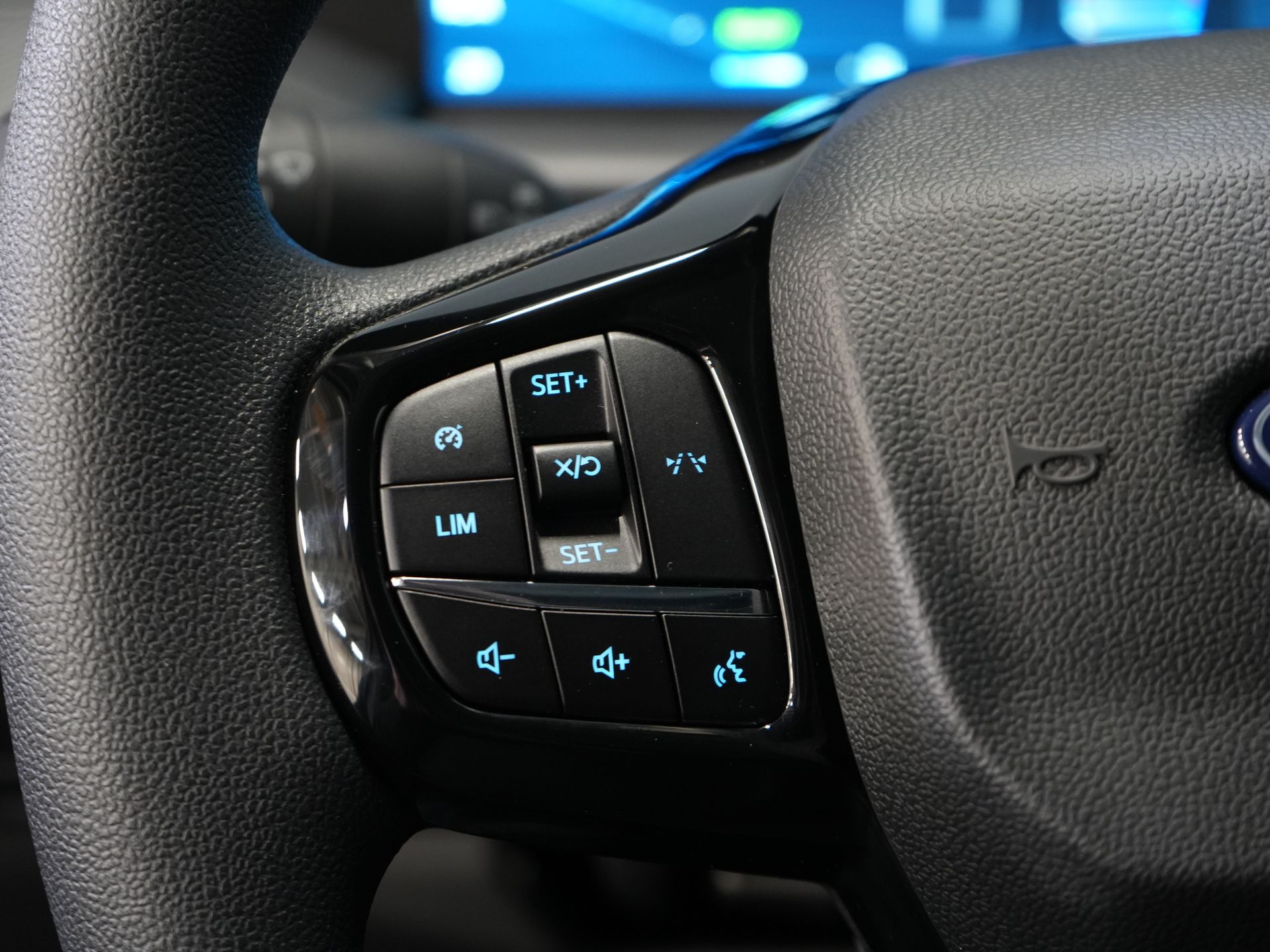 Ford E-Transit Custom Bestelbus 320 Trend 65 kWh 330 km WLTP LED/ Snellader/ 2.3t Trekverm./ Stoelverw./ Carplay/ Climate/ Camera/ PDC/ Cruise