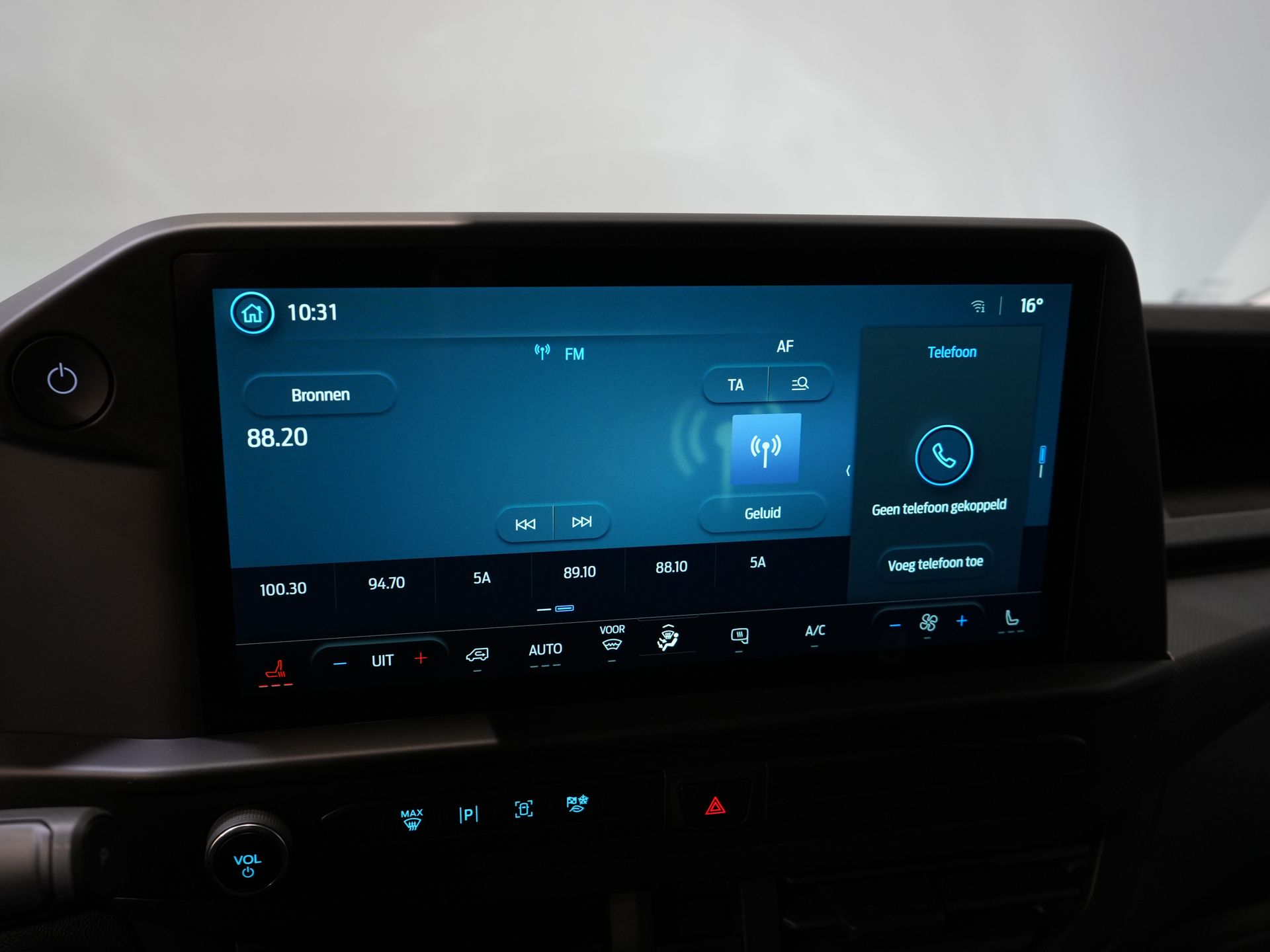 Ford E-Transit Custom Bestelbus 320 Trend 65 kWh 330 km WLTP LED/ Snellader/ 2.3t Trekverm./ Stoelverw./ Carplay/ Climate/ Camera/ PDC/ Cruise