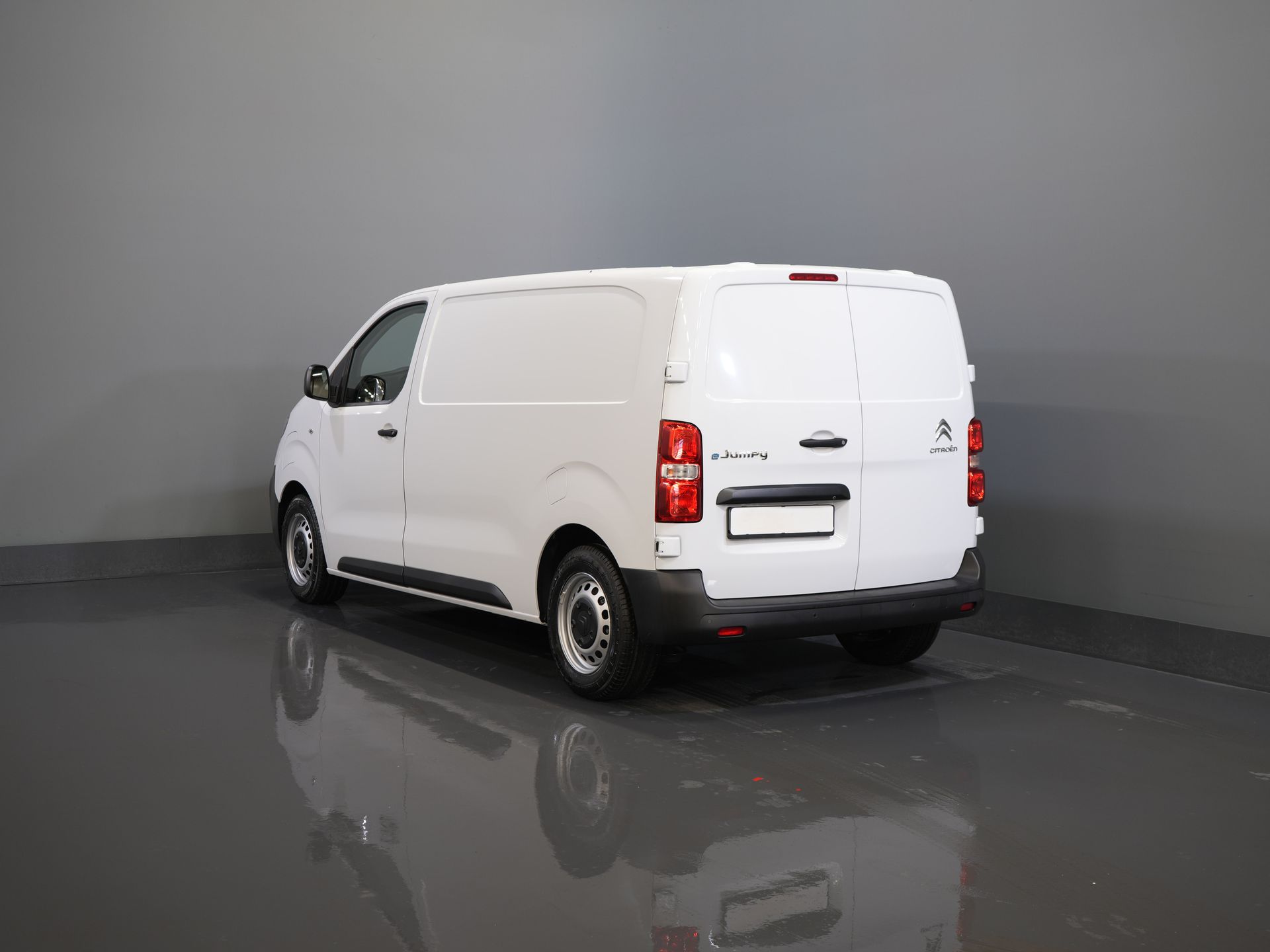 Citroën ë-Jumpy Delivery Van L2 75 kWh 330km WLTP Fast Charger/ 3 Seats/ Carplay/ Camera/ PDC/ Cruise Control/ Air Conditioning