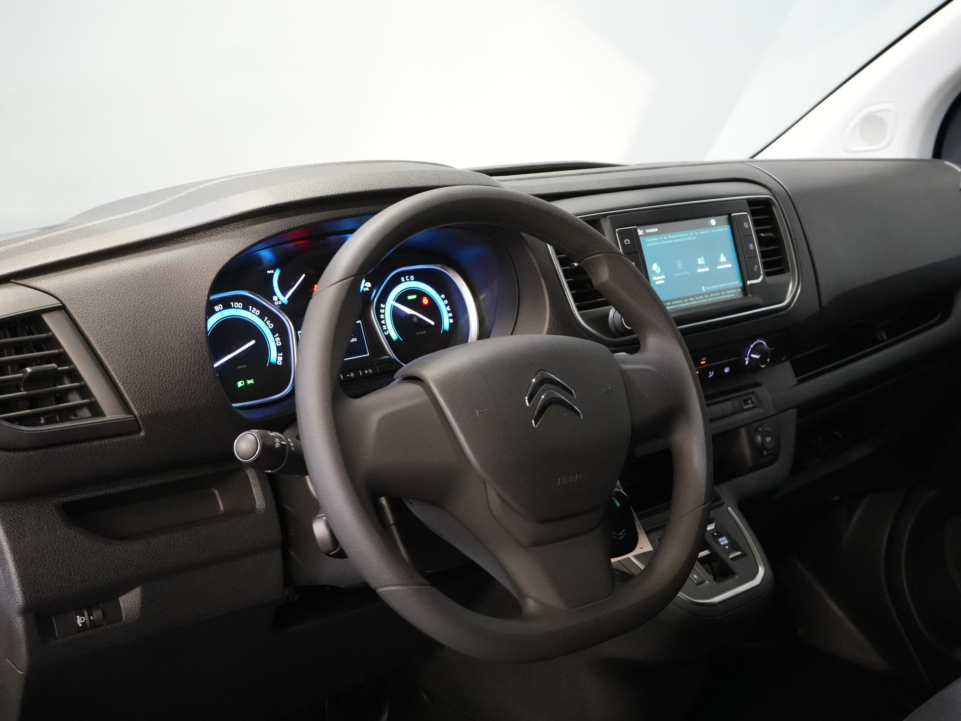 Citroën ë-Jumpy Delivery Van L2 75 kWh 330km WLTP Fast Charger/ 3 Seats/ Carplay/ Camera/ PDC/ Cruise Control/ Air Conditioning