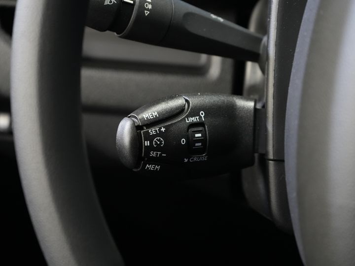 Citroën ë-Jumpy Delivery Van L2 75 kWh 330km WLTP Fast Charger/ 3 Seats/ Carplay/ Camera/ PDC/ Cruise Control/ Air Conditioning