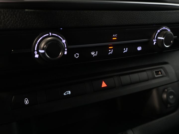 Citroën ë-Jumpy Delivery Van L2 75 kWh 330km WLTP Fast Charger/ 3 Seats/ Carplay/ Camera/ PDC/ Cruise Control/ Air Conditioning