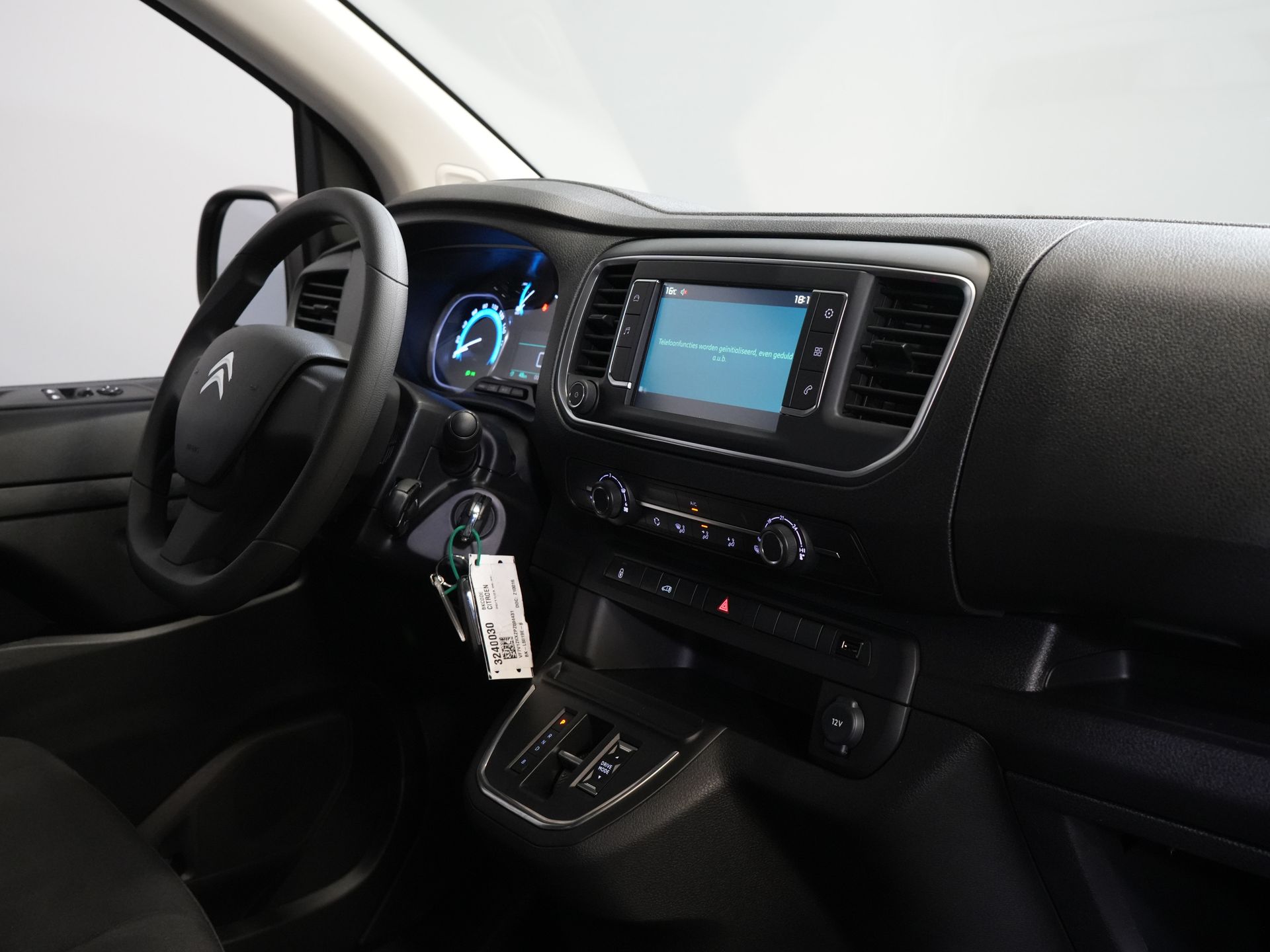 Citroën ë-Jumpy Delivery Van L2 75 kWh 330km WLTP Fast Charger/ 3 Seats/ Carplay/ Camera/ PDC/ Cruise Control/ Air Conditioning