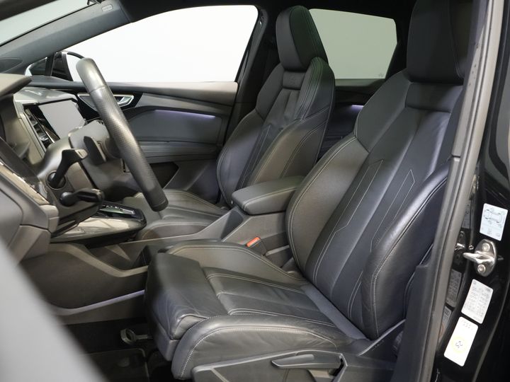 Audi Q4 e-tron SUV 40 77кВт/год 523 км WLTP S-Line/ Пано/ Шкіра/ Безключовий/ Віртуальний кокпіт/ Seatverw./ Elek.Valve/ 20