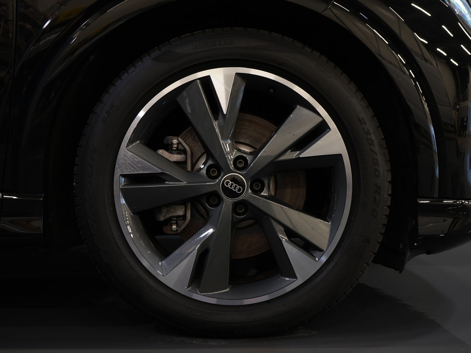 Audi Q4 e-tron SUV 40 77кВт/год 523 км WLTP S-Line/ Пано/ Шкіра/ Безключовий/ Віртуальний кокпіт/ Seatverw./ Elek.Valve/ 20