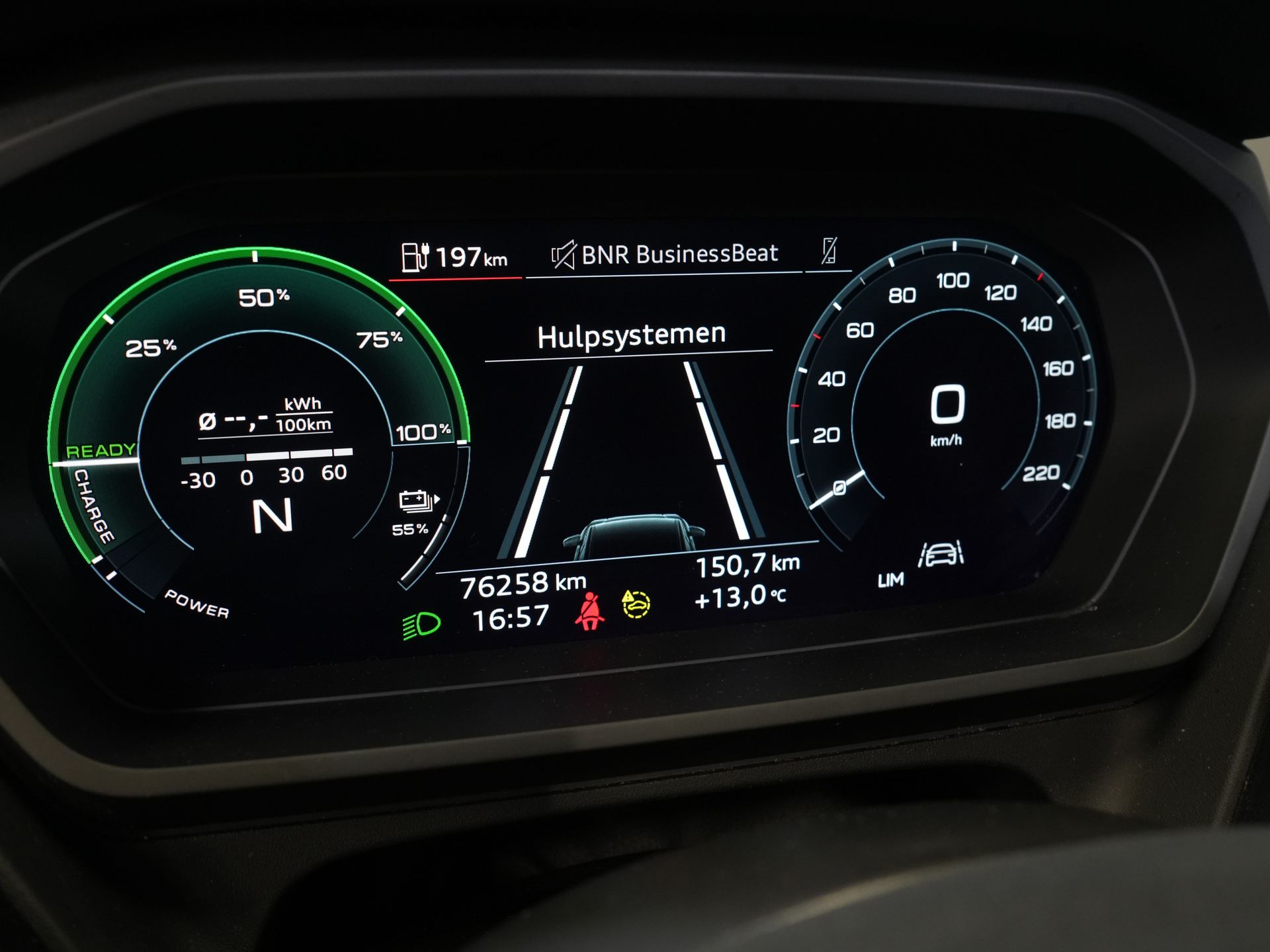 Audi Q4 e-tron SUV 40 77кВт/год 523 км WLTP S-Line/ Пано/ Шкіра/ Безключовий/ Віртуальний кокпіт/ Seatverw./ Elek.Valve/ 20