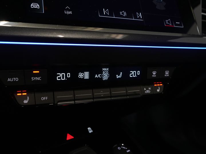 Audi Q4 e-tron SUV 40 77кВт/год 523 км WLTP S-Line/ Пано/ Шкіра/ Безключовий/ Віртуальний кокпіт/ Seatverw./ Elek.Valve/ 20