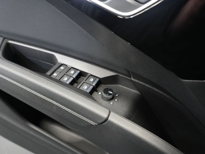 Audi Q4 e-tron SUV 40 77кВт/год 523 км WLTP S-Line/ Пано/ Шкіра/ Безключовий/ Віртуальний кокпіт/ Seatverw./ Elek.Valve/ 20