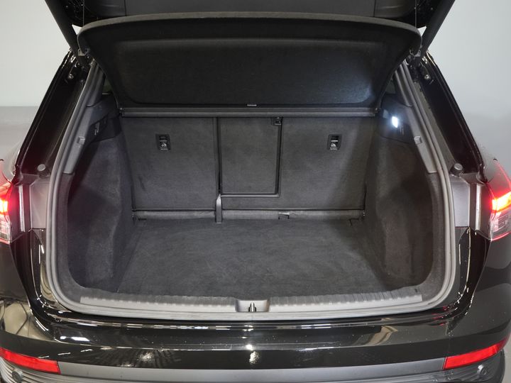 Audi Q4 e-tron SUV 40 77кВт/год 523 км WLTP S-Line/ Пано/ Шкіра/ Безключовий/ Віртуальний кокпіт/ Seatverw./ Elek.Valve/ 20