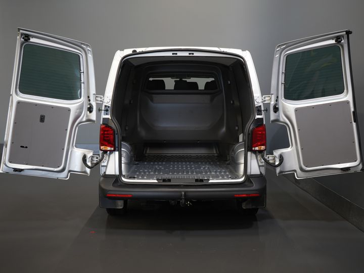 Volkswagen Transporter Bestelbus T6.1 2.0 TDI 150 pk DSG Aut. L2 DC BPM VRIJ! Dubbel Cabine 6 Pers./ Lage KM!/ Adapt.Cruise/ Navi/ Carplay/ Trekhaak