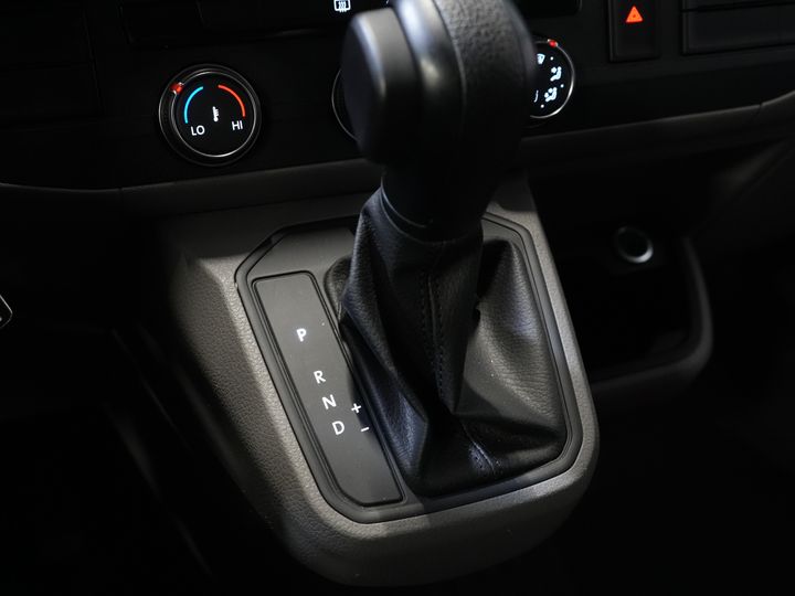 Volkswagen Transporter Bestelbus T6.1 2.0 TDI 150 pk DSG Aut. L2 DC BPM VRIJ! Dubbel Cabine 6 Pers./ Lage KM!/ Adapt.Cruise/ Navi/ Carplay/ Trekhaak