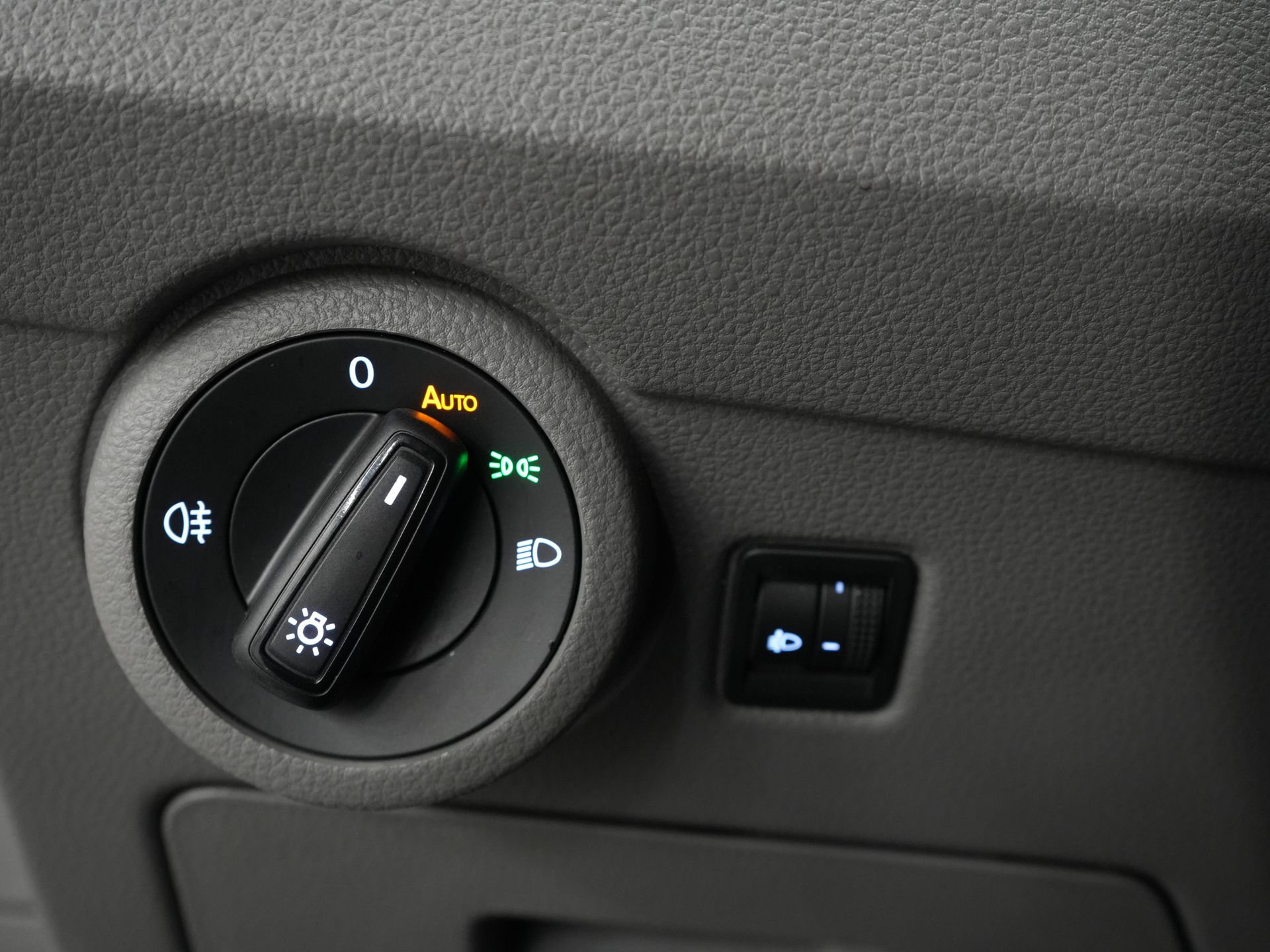 Volkswagen Transporter Van T6.1 2.0 TDI 150 hp DSG Aut. L2 DC BPM FREE! Double Cab 6 Pers./ Low KM!/ Adapt.Cruise/ 270Gr. Doors/ Navi/ Carplay/ Towha