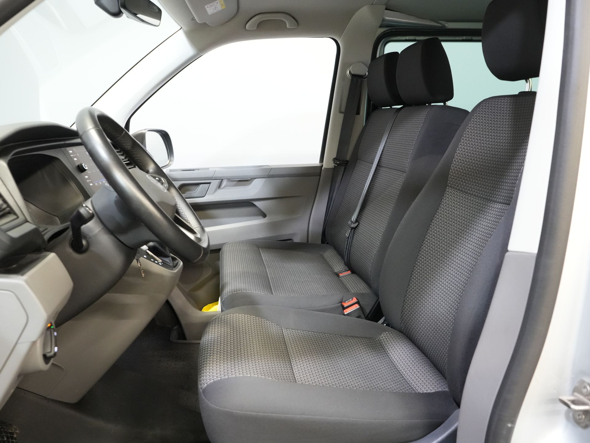 Volkswagen Transporter Bestelbus T6.1 2.0 TDI 150 pk DSG Aut. L2 DC BPM VRIJ! Dubbel Cabine 6 Pers./ Lage KM!/ Adapt.Cruise/ Navi/ Carplay/ Trekhaak