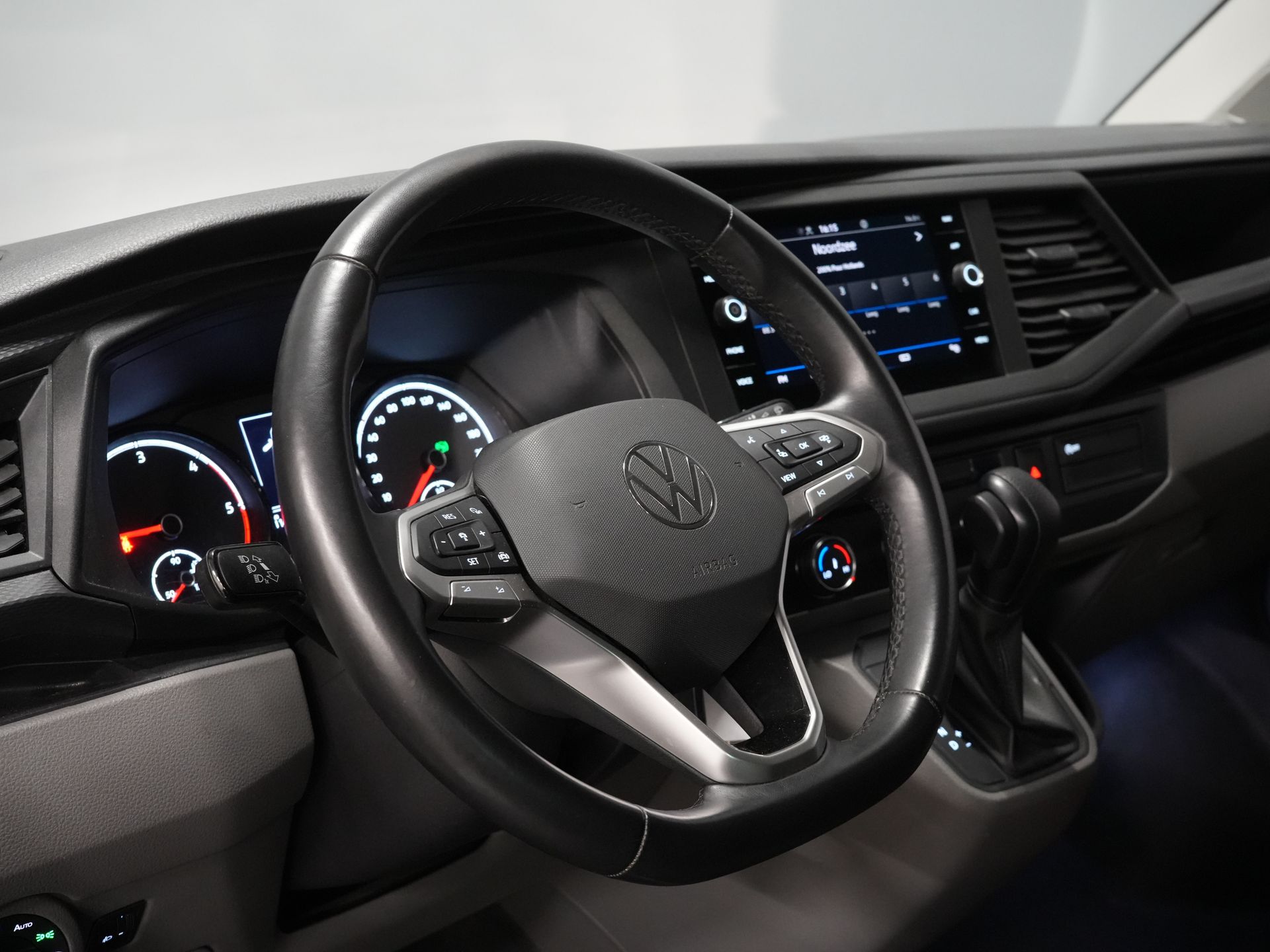 Volkswagen Transporter Van T6.1 2.0 TDI 150 hp DSG Aut. L2 DC BPM FREE! Double Cab 6 Pers./ Low KM!/ Adapt.Cruise/ 270Gr. Doors/ Navi/ Carplay/ Towha