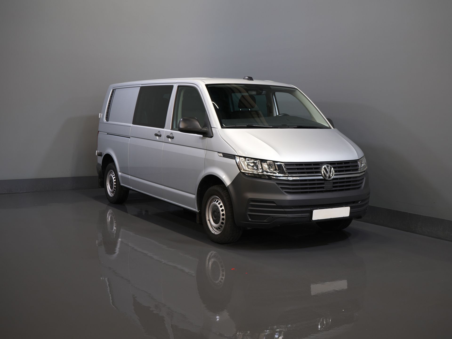 Volkswagen Transporter Bestelbus T6.1 2.0 TDI 150 pk DSG Aut. L2 DC BPM VRIJ! Dubbel Cabine 6 Pers./ Lage KM!/ Adapt.Cruise/ Navi/ Carplay/ Trekhaak