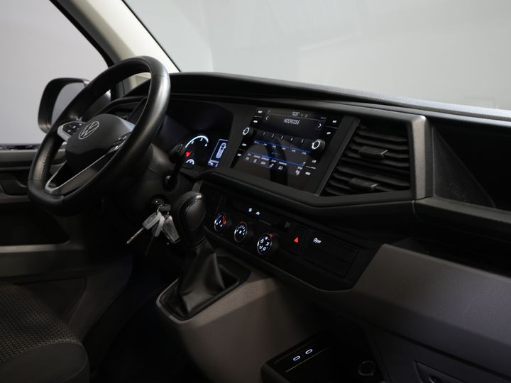 Volkswagen Transporter Bestelbus T6.1 2.0 TDI 150 pk DSG Aut. L2 DC BPM VRIJ! Dubbel Cabine 6 Pers./ Lage KM!/ Adapt.Cruise/ Navi/ Carplay/ Trekhaak