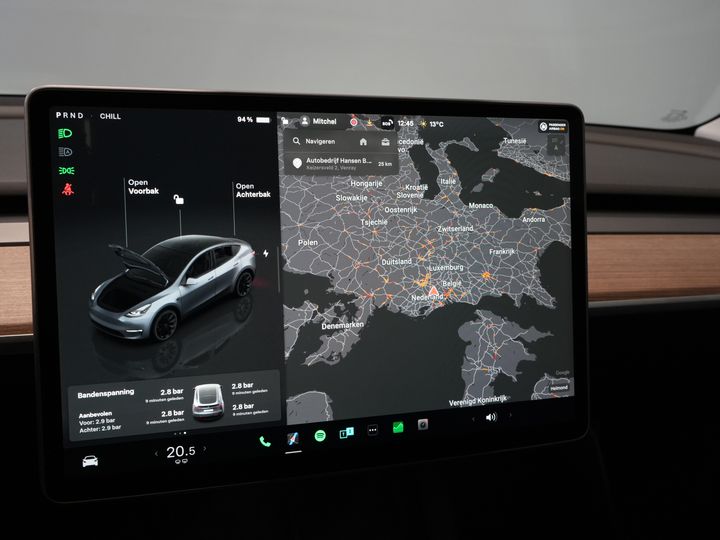 Tesla Model Y SUV 455 Km WLTP (DEMO) Auto Pilot/ Pano/ Memory/ Elek.klep/ Stoelverw./ Navi/ 360 Camera/ Climate/ 20” LMV