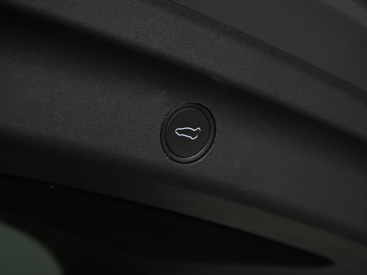 Tesla Model Y SUV 455 Km WLTP (DEMO) Auto Pilot/ Pano/ Memory/ Elek.klep/ Stoelverw./ Navi/ 360 Camera/ Climate/ 20” LMV