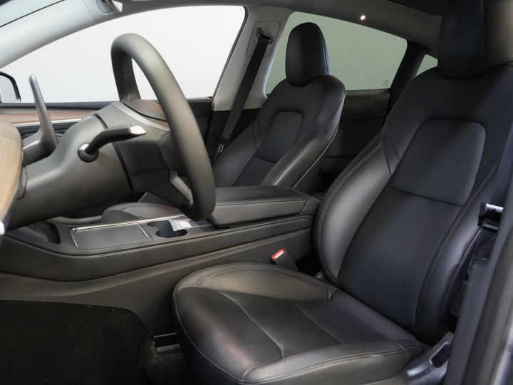 Tesla Model Y SUV 455 Km WLTP (DEMO) Auto Pilot/ Pano/ Memory/ Elek.klep/ Stoelverw./ Navi/ 360 Camera/ Climate/ 20” LMV