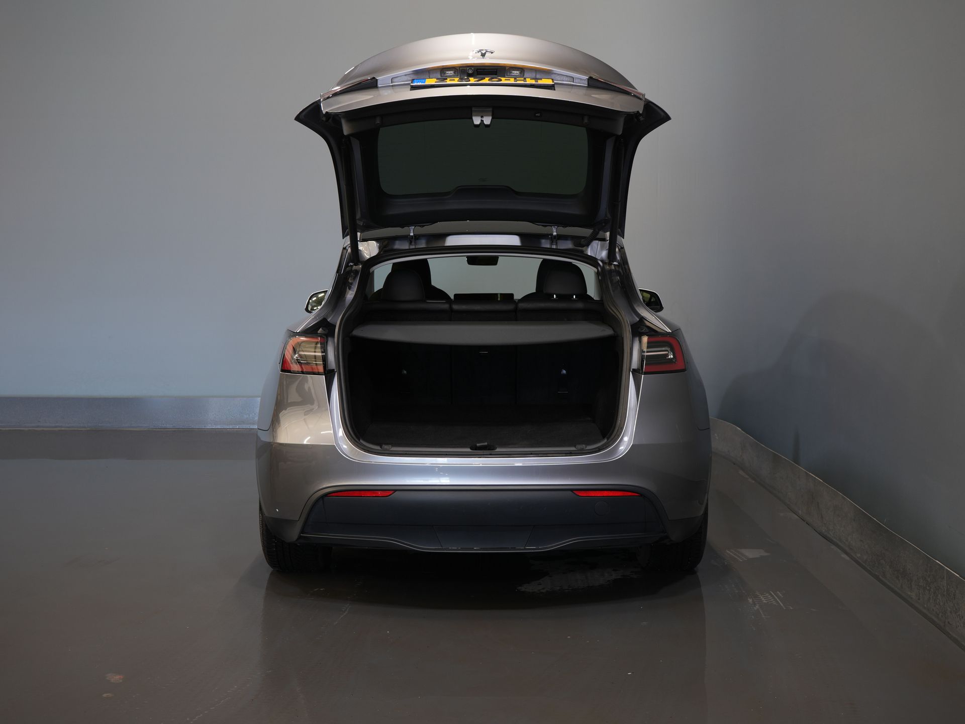 Tesla Model Y SUV 455 Km WLTP (DEMO) Auto Pilot/ Pano/ Memory/ Elek.klep/ Stoelverw./ Navi/ 360 Camera/ Climate/ 20” LMV