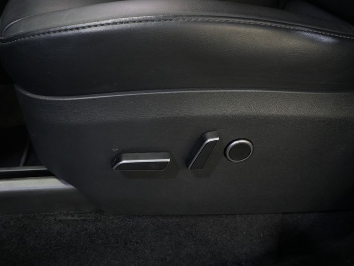 Tesla Model Y SUV 455 Km WLTP (DEMO) Auto Pilot/ Pano/ Memory/ Elek.klep/ Stoelverw./ Navi/ 360 Camera/ Climate/ 20” LMV