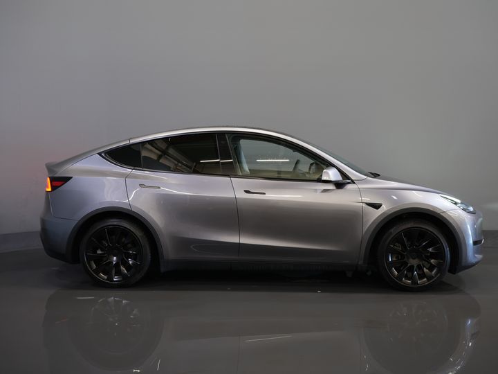 Tesla Model Y SUV 455 Km WLTP (DEMO) Auto Pilot/ Pano/ Memory/ Elek.klep/ Stoelverw./ Navi/ 360 Camera/ Climate/ 20” LMV