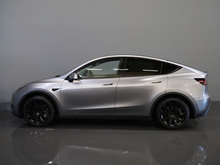 Tesla Model Y SUV 455 Km WLTP (DEMO) Auto Pilot/ Pano/ Memory/ Elek.klep/ Stoelverw./ Navi/ 360 Camera/ Climate/ 20” LMV