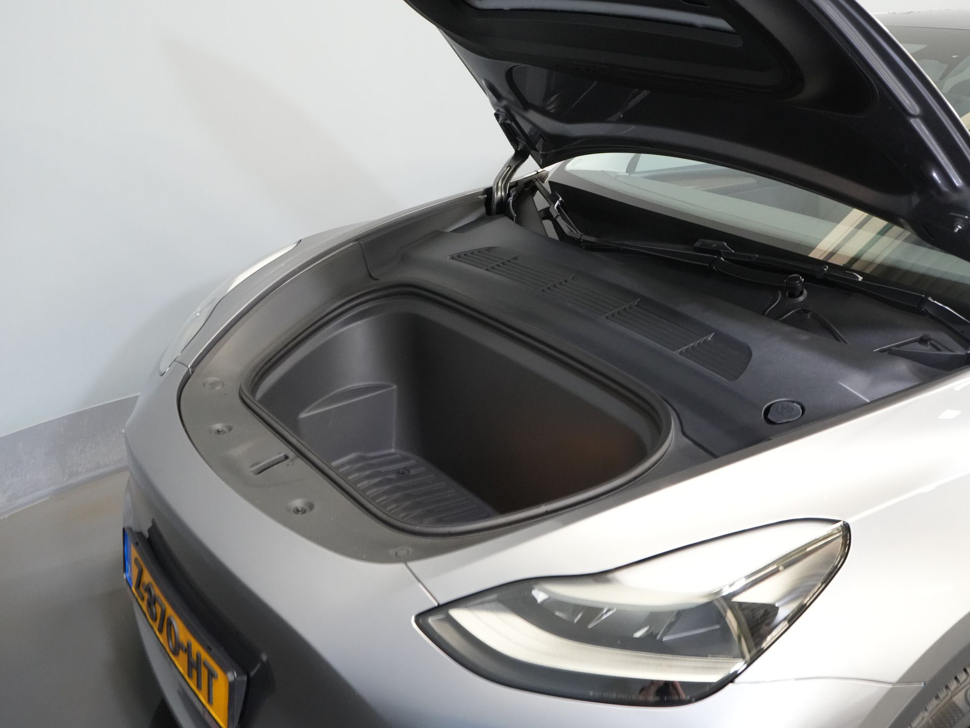 Tesla Model Y SUV 455 Km WLTP (DEMO) Auto Pilot/ Pano/ Memory/ Elek.klep/ Stoelverw./ Navi/ 360 Camera/ Climate/ 20” LMV