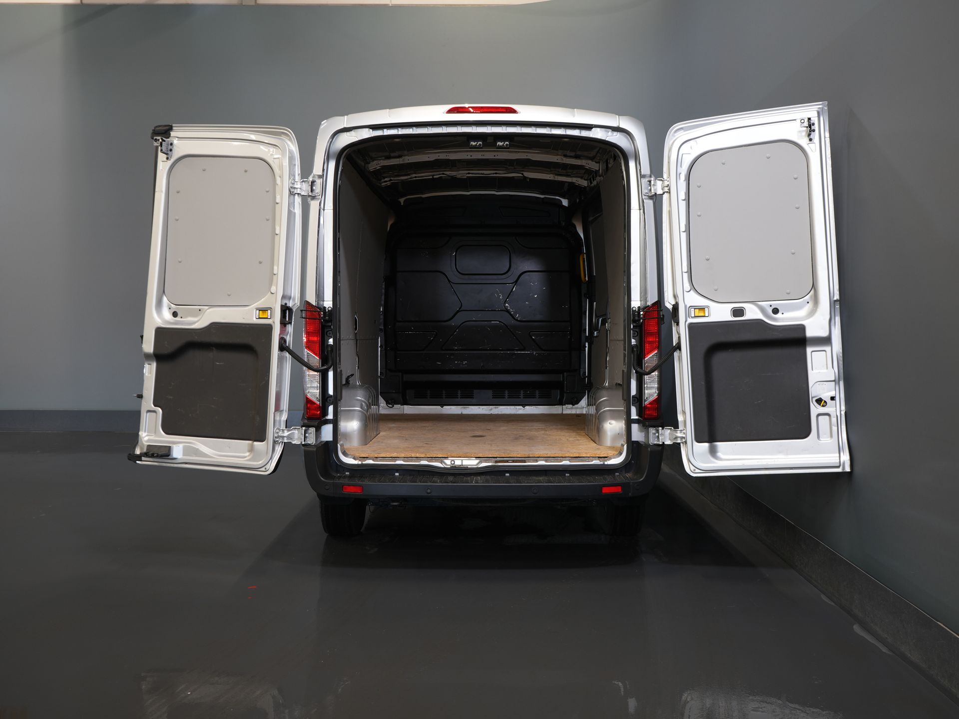 Ford Transit Van 2.0 TDCI 130 ch L2H2 Trend PDC/ Cruise/ Verw.voorruit/ Airco