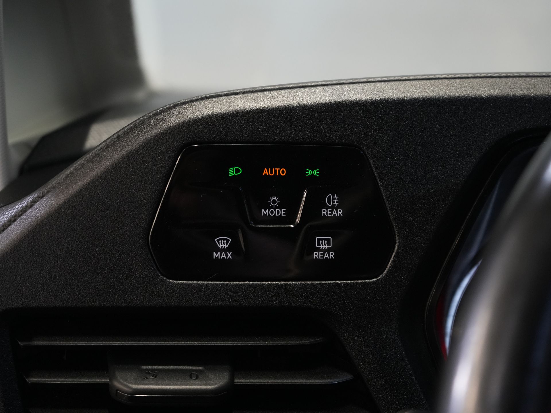 Volkswagen Caddy Cargo Van 2.0 TDI 125 hp DSG Aut. Adapt.Cruise/ Carplay/ Airco/ Navi/ PDC/ DAB/ Anhängerkupplung