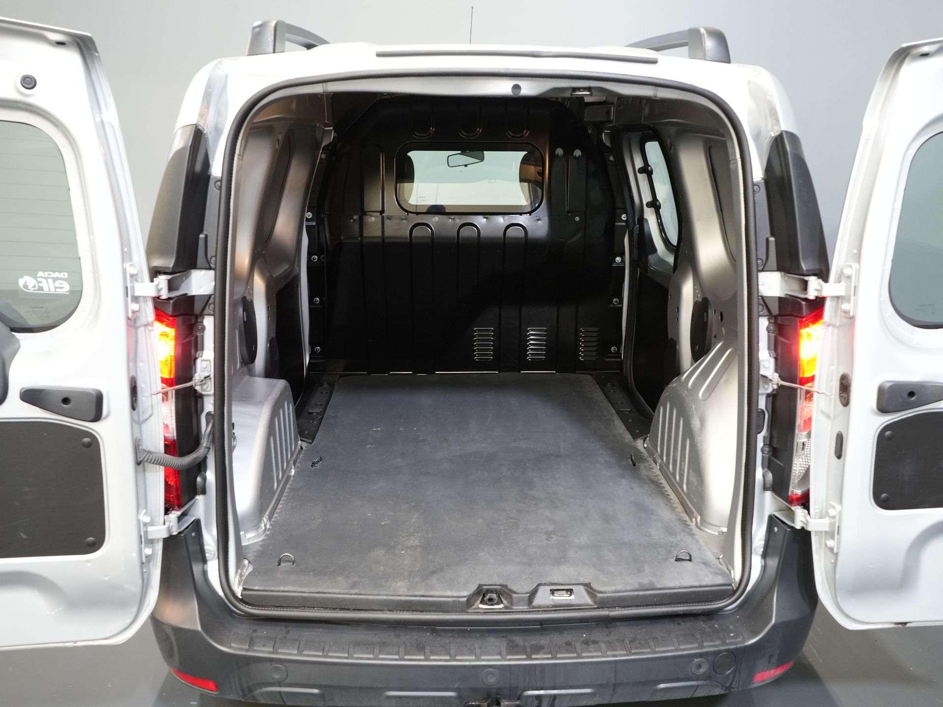 Dacia Dokker Bestelbus 1.5 dCi MARGE NL Auto/ APK 1-2027/ PDC/ Cruise/ Trekhaak/ Airco