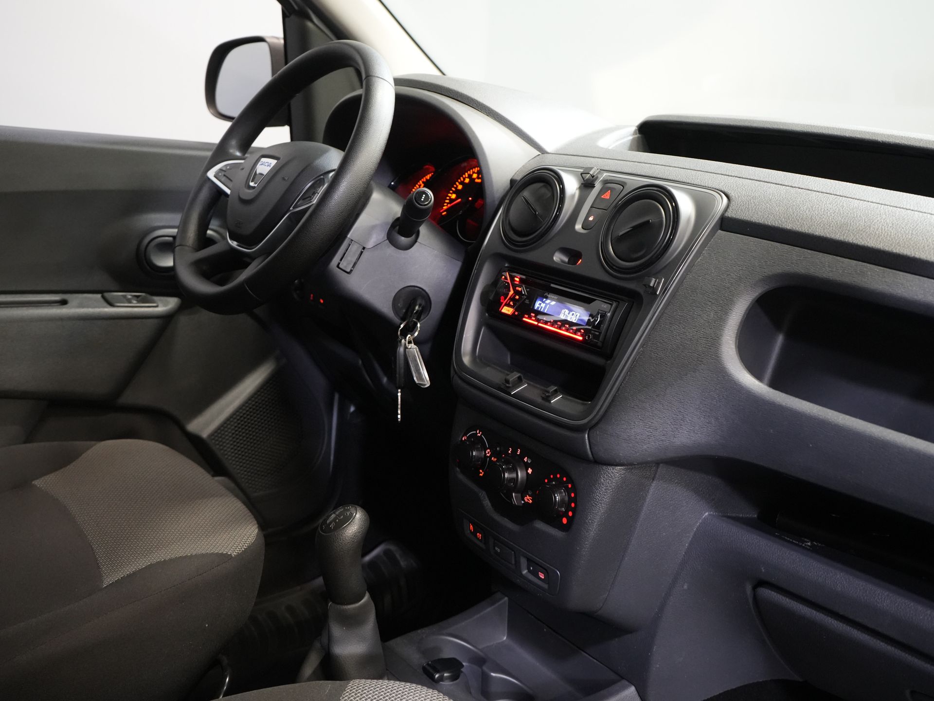 Dacia Dokker Bestelbus 1.5 dCi MARGE NL Auto/ APK 1-2027/ PDC/ Cruise/ Trekhaak/ Airco