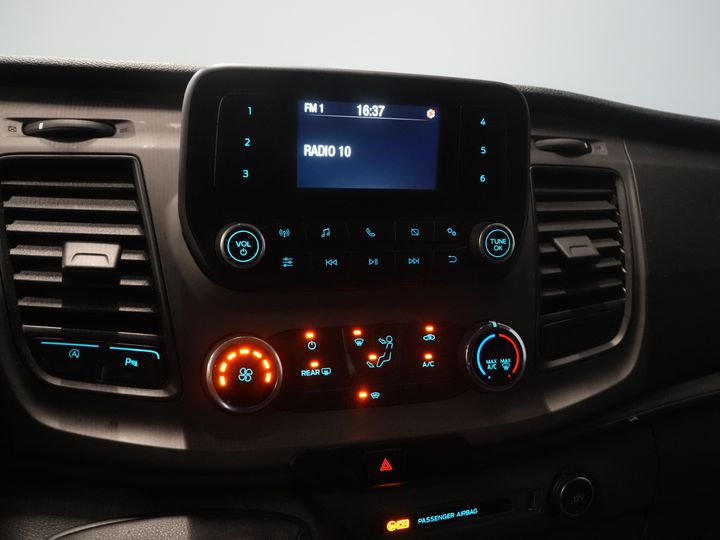 Ford Transit Custom Passenger Tourneo 2.0 TDCI €26,265 z VAT/BPM Trend Combi/ Kombi/ 9 osób/ 9 P/ Cruise/ PDC/ Airco