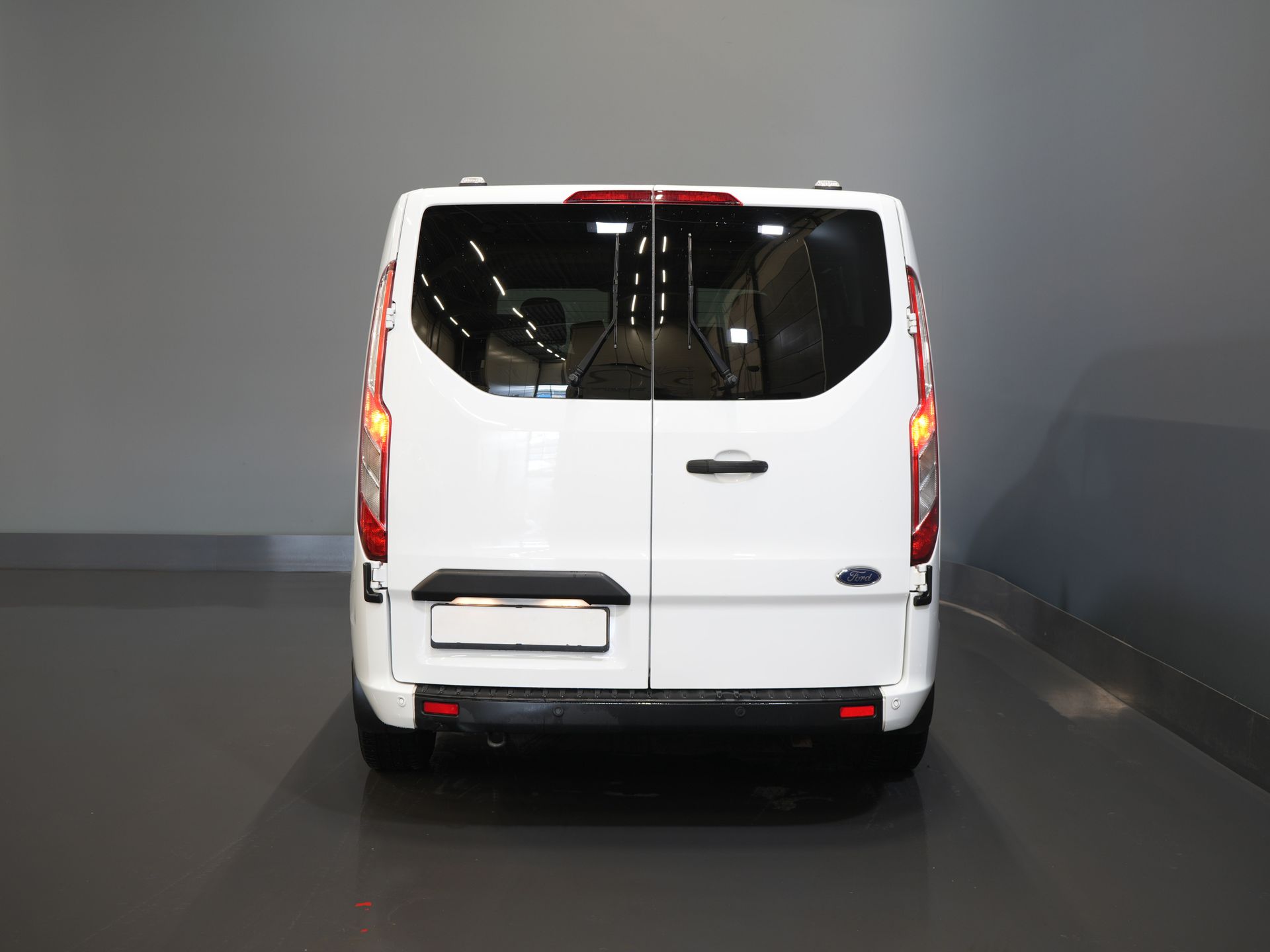 Ford Transit Custom Passenger Tourneo 2.0 TDCI €26,265 z VAT/BPM Trend Combi/ Kombi/ 9 osób/ 9 P/ Cruise/ PDC/ Airco