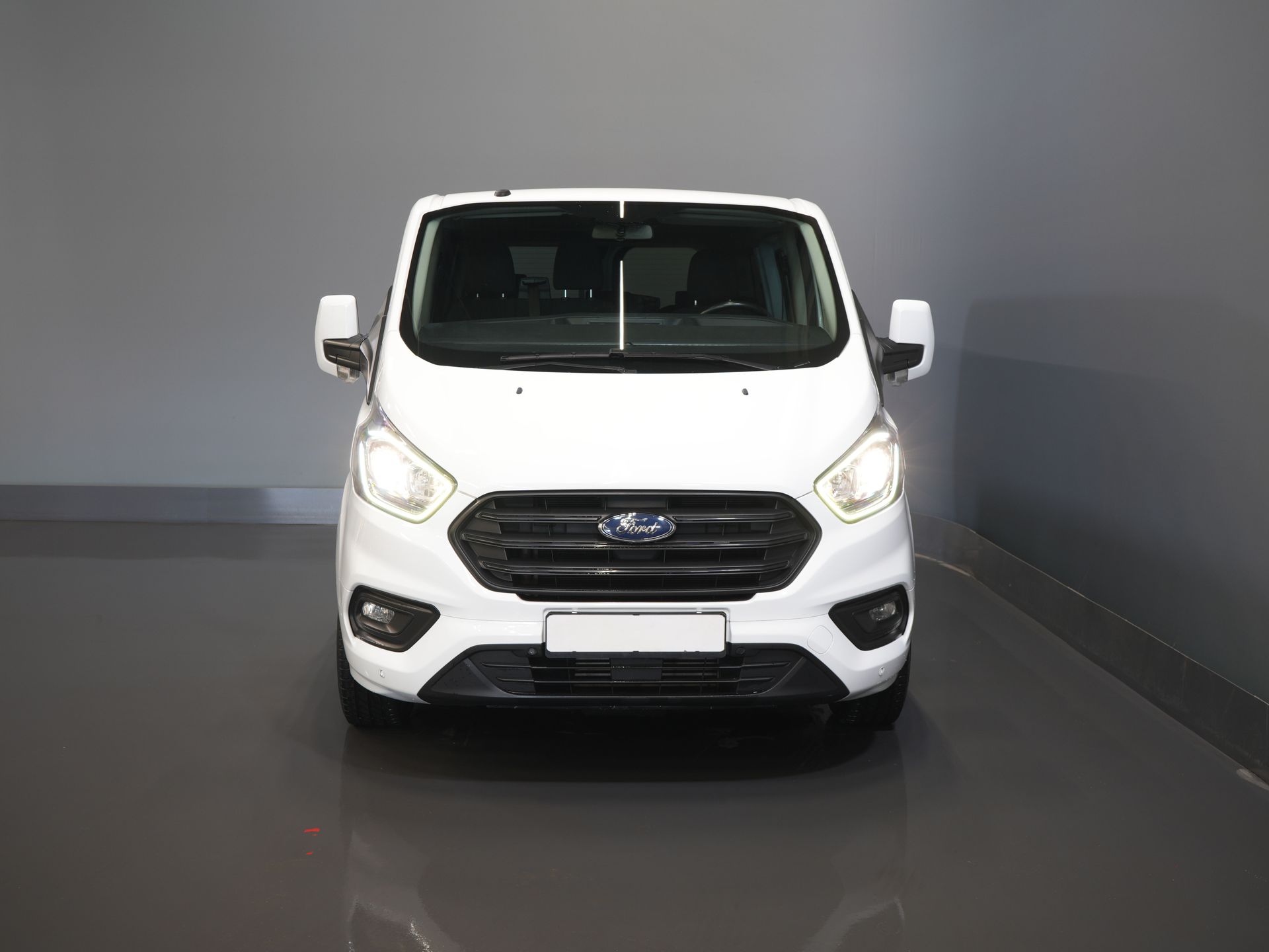 Ford Transit Custom Passenger Tourneo 2.0 TDCI €26,265 z VAT/BPM Trend Combi/ Kombi/ 9 osób/ 9 P/ Cruise/ PDC/ Airco