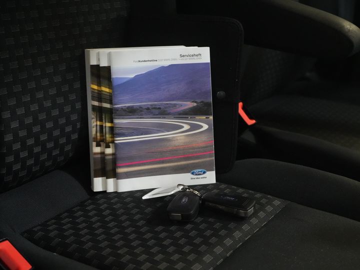 Ford Transit Custom Passenger Tourneo 2.0 TDCI €26,265 z VAT/BPM Trend Combi/ Kombi/ 9 osób/ 9 P/ Cruise/ PDC/ Airco