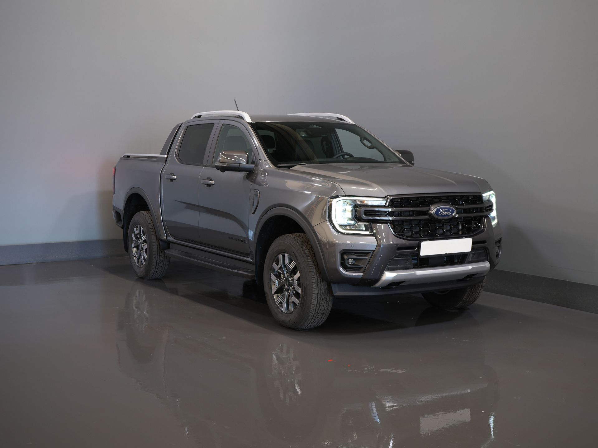 Ford Ranger Bestelbus Wildtrak 2.3 PHEV Double Cab 4x4/ B&O/ Tech-Pack/ Adapt.Cruise/ 3.5t Trekverm./ 360 Camera/ Leder/ Alarm/ Navi/ Carplay/ Trekhaa
