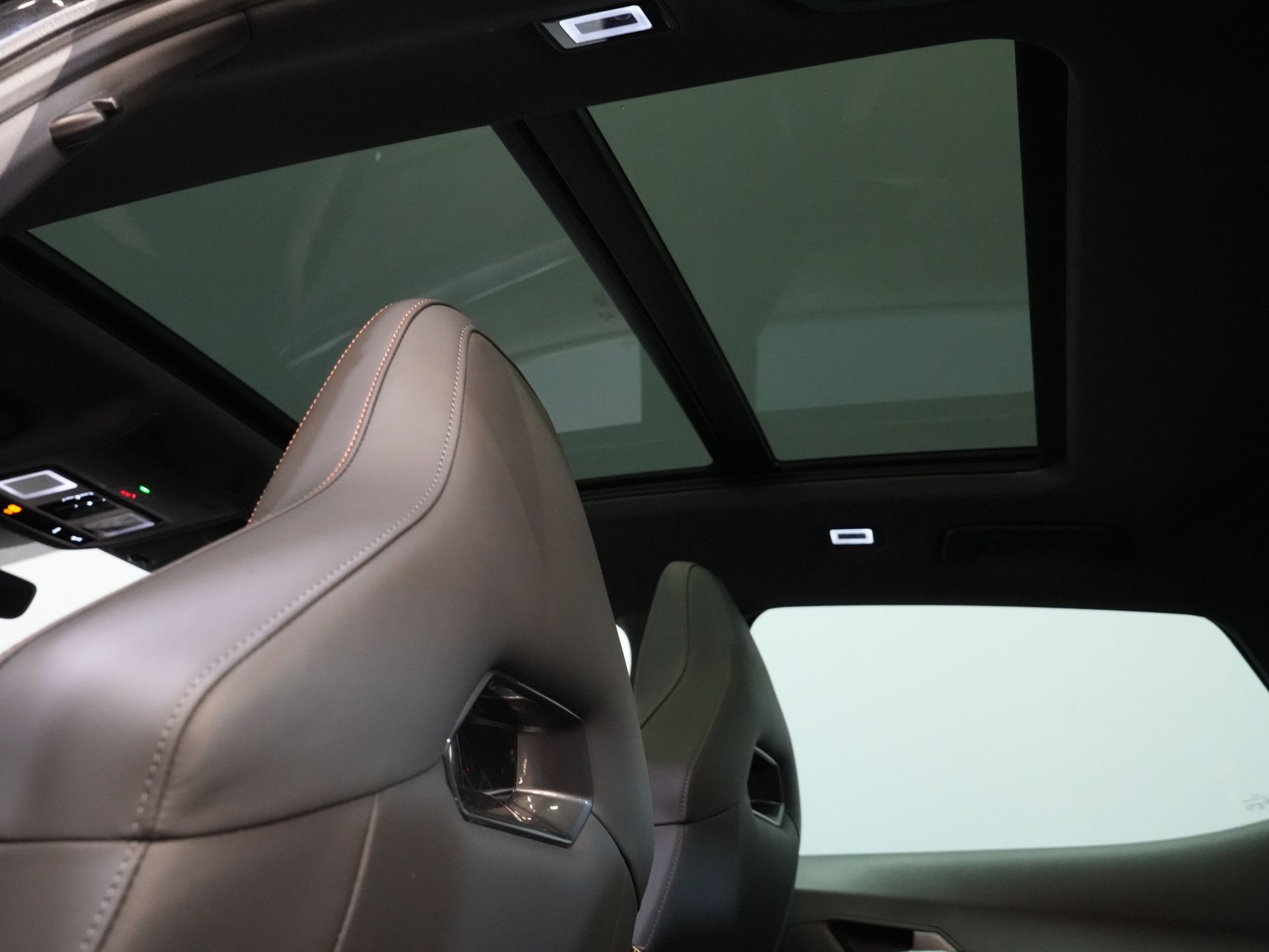 CUPRA Formentor SUV 1.4 e-Hybrid VZ 245 pk Tribe Edition Pano/ Matrix/ Adapt.Cruise/ Elek. Klep/ Memory/ 19'' LMV/ Carplay/ Standkachel/ Stuurverw./