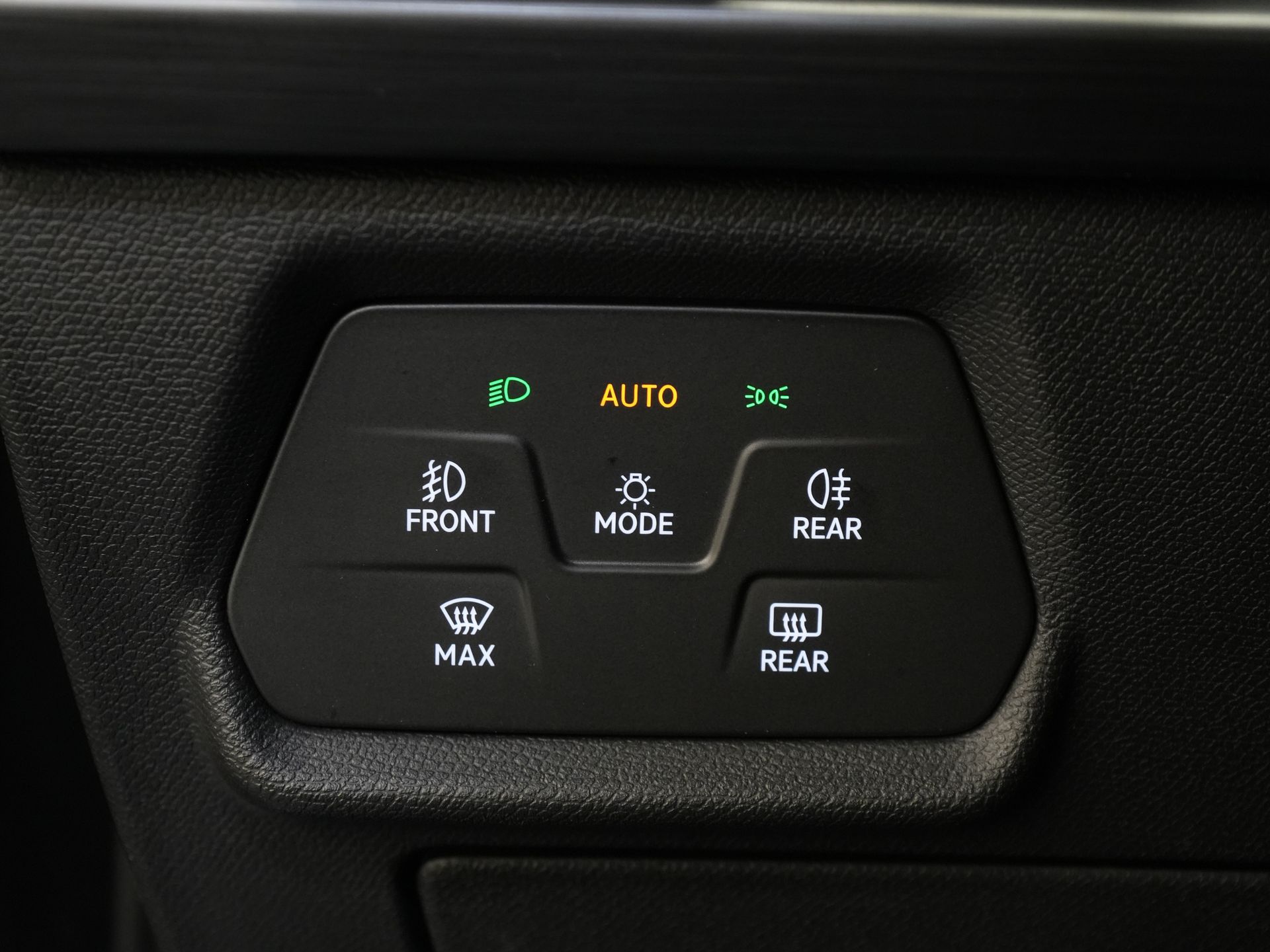 CUPRA Formentor SUV 1.4 e-Hybrid VZ 245 pk Tribe Edition Pano/ Matrix/ Adapt.Cruise/ Elek. Klep/ Memory/ 19'' LMV/ Carplay/ Standkachel/ Stuurverw./